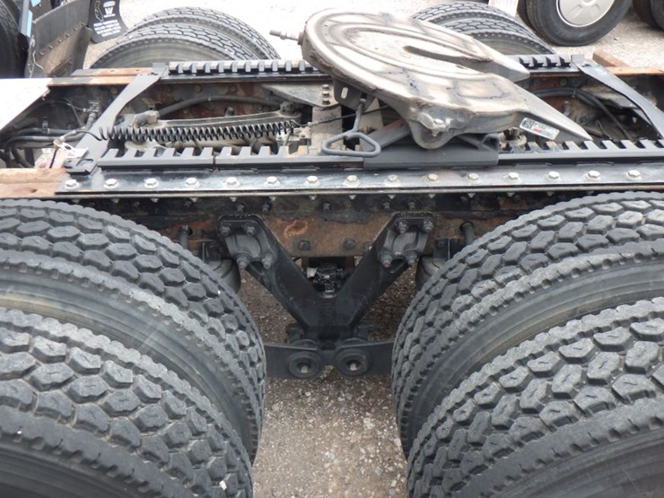 2014-kenworth-t660-image-19