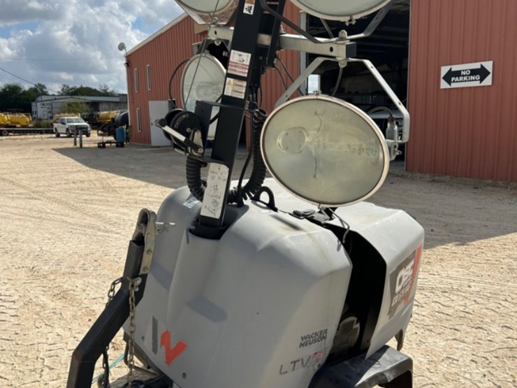 wacker-neuson-light-tower-image-1