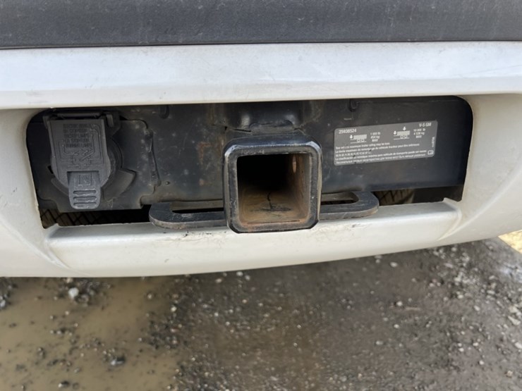 2012-chevrolet-tahoe-image-22