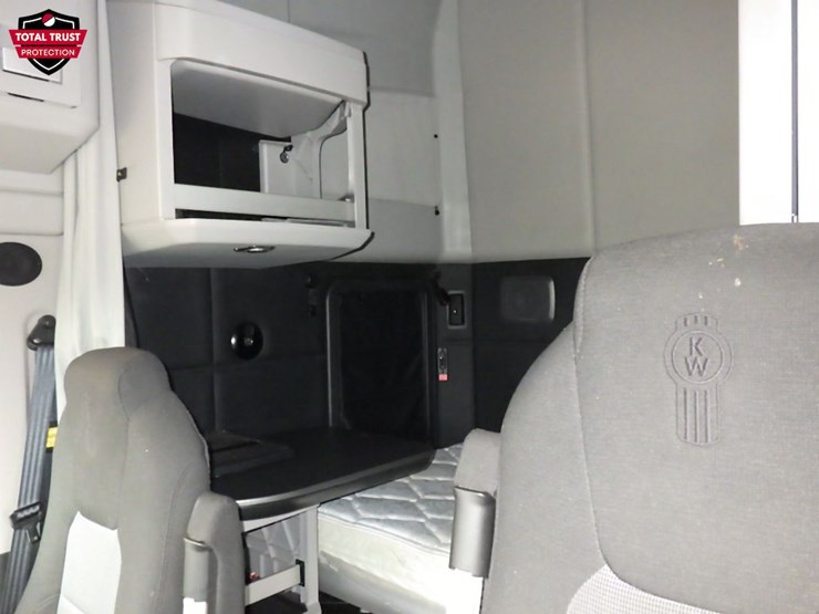 2024-kenworth-t680-image-24