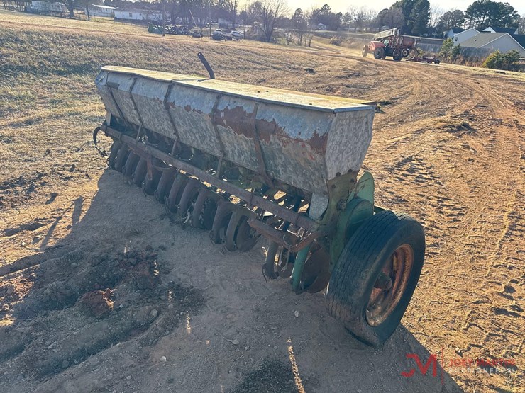 8'-pull-type-grain-drill-image-2