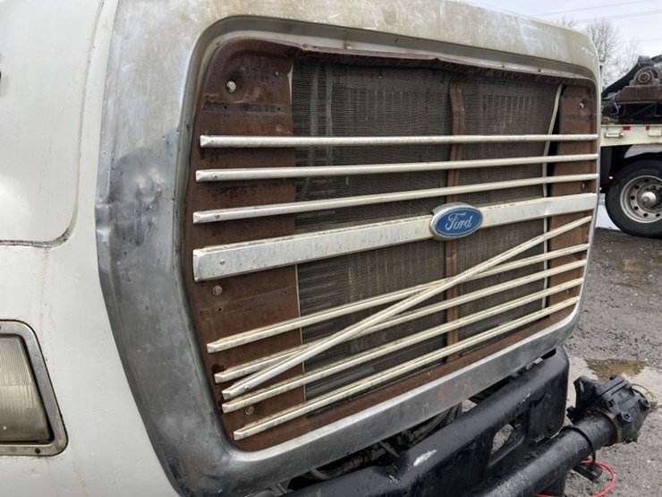 1995-ford-l9000-image-16