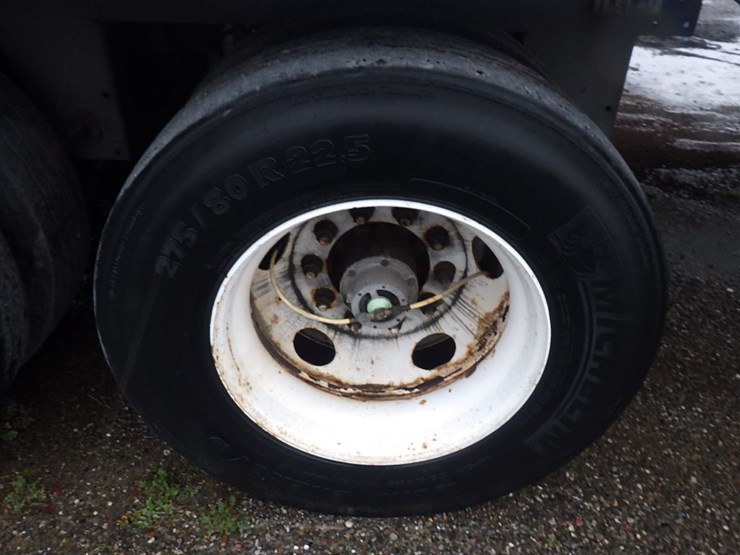 2018-hyundai-translead-image-9