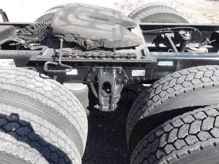 2020-kenworth-t680-image-16