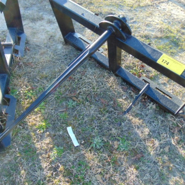 SKID STEER HAY SPEAR ATTACHMENT