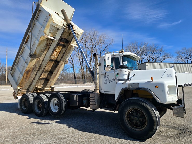 1998-mack-dm600-image-41