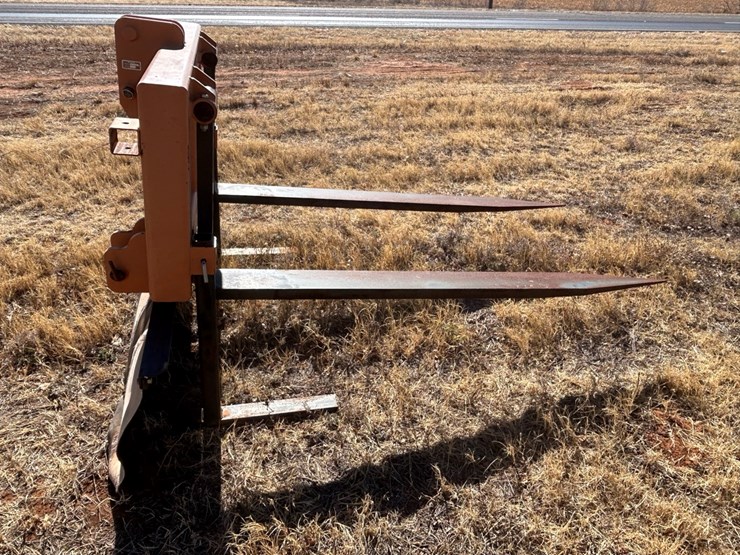 #72-•-sm-fab-bale-mover-image-4