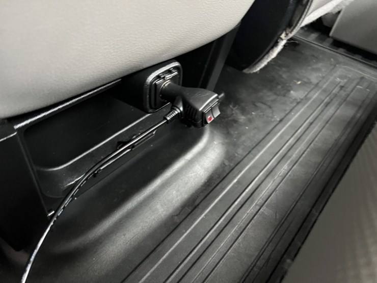 2016-ford-f150-xl-image-21