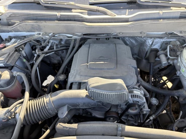 2017-chevrolet-2500-image-17