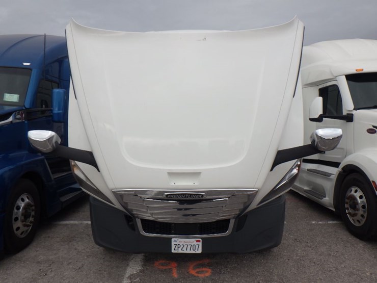 2021-freightliner-cascadia-126-image-29