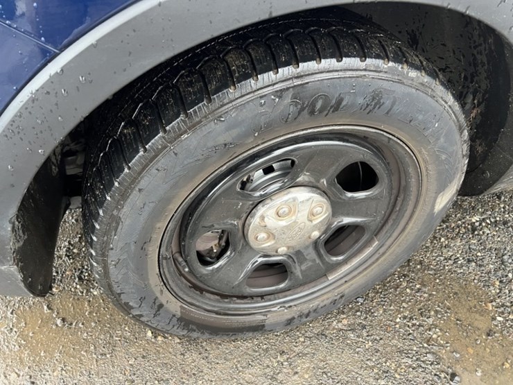 2017-ford-explorer-image-15