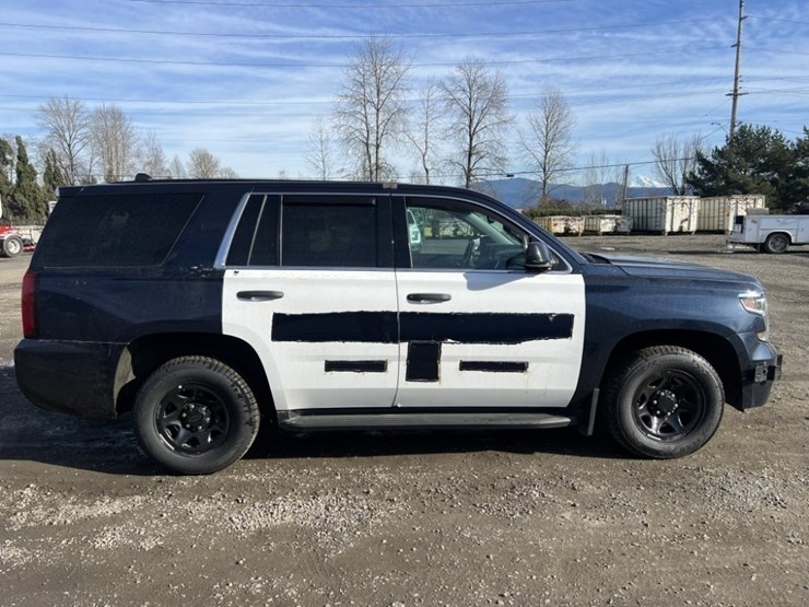 2015-chevrolet-tahoe-image-3