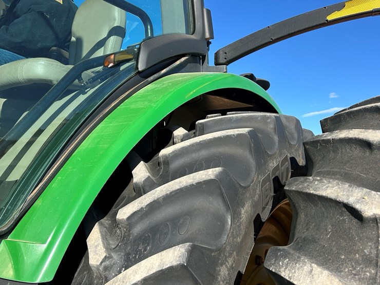 2010-john-deere-8295r-image-35