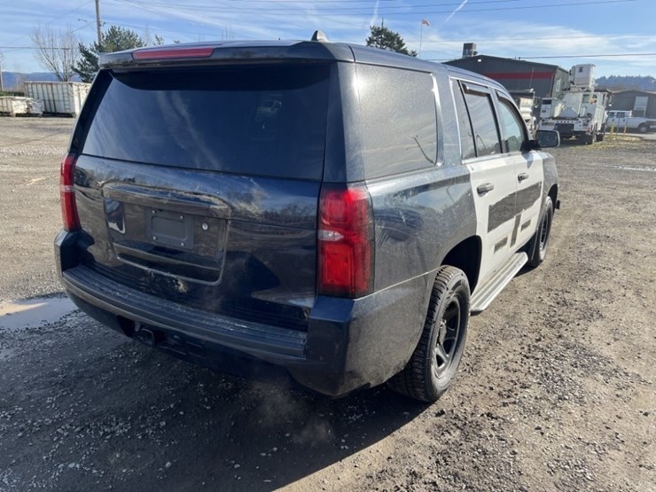 2015-chevrolet-tahoe-image-4