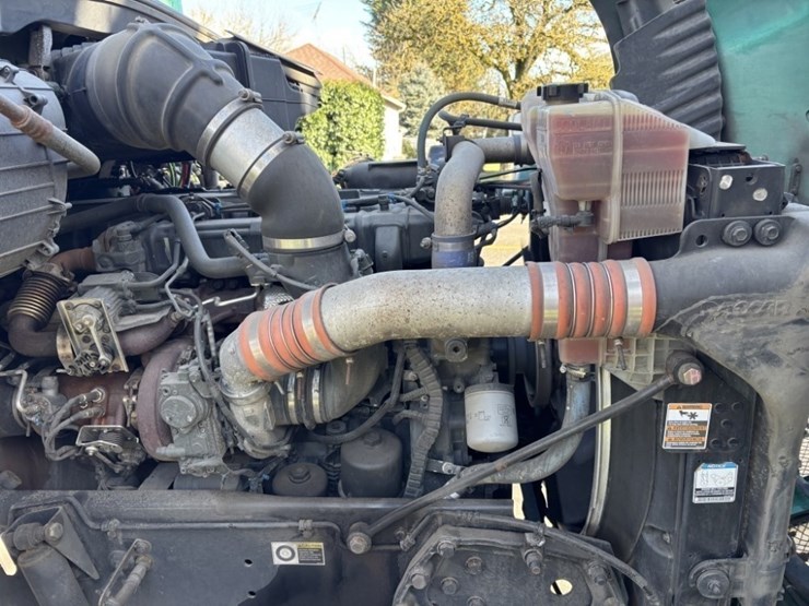 2016-kenworth-t680-image-18