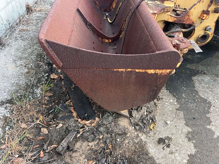 71”-hydraulic-bucket-image-4