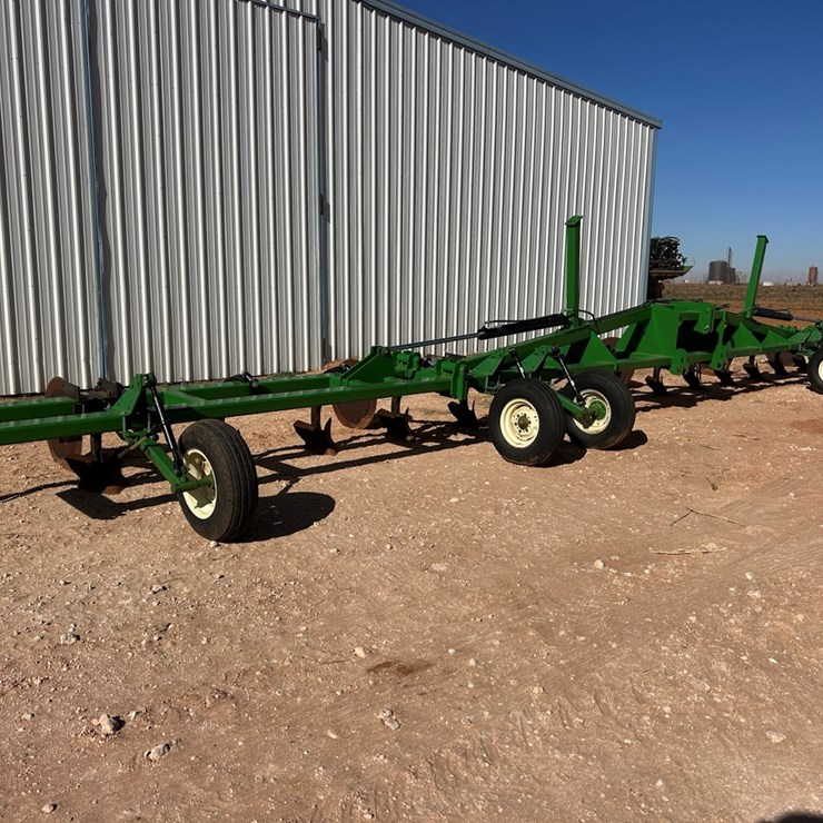 #26 • 2022 SM Fab Lister