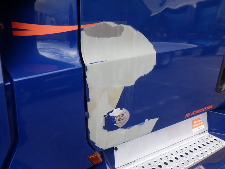 2019-freightliner-cascadia-126-image-30