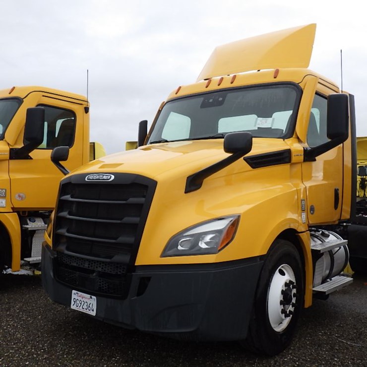 2022 FREIGHTLINER CASCADIA 126