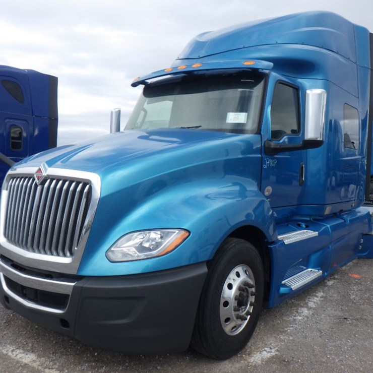 2019 INTERNATIONAL LT