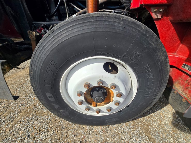 1997-peterbilt-377-image-89