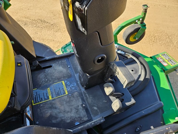 2021-john-deere-1600-turbo-image-14