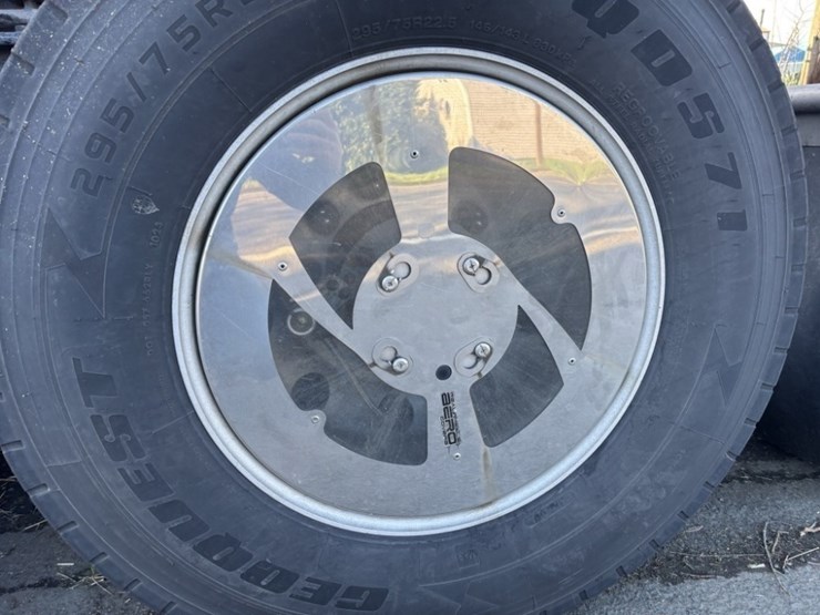 2016-kenworth-t680-image-13