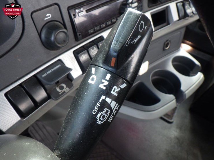 2020-kenworth-t680-image-16