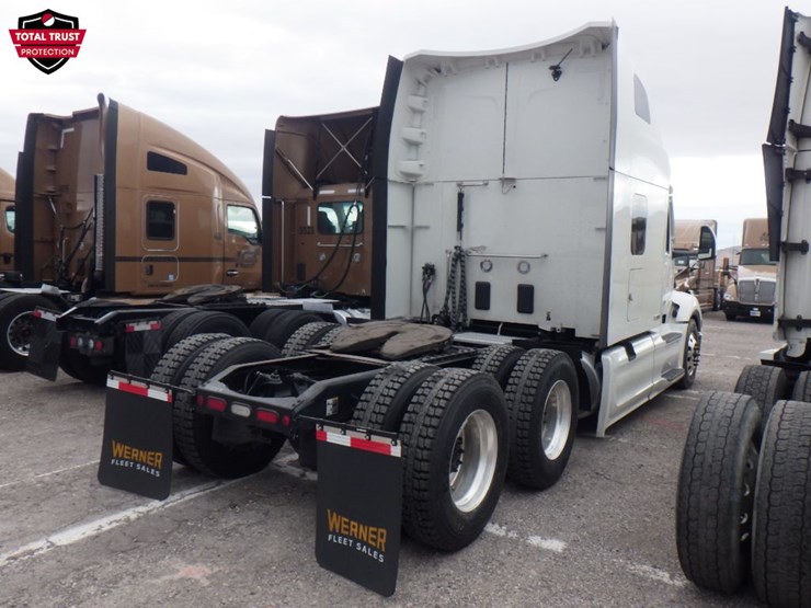 2022-peterbilt-579-image-7