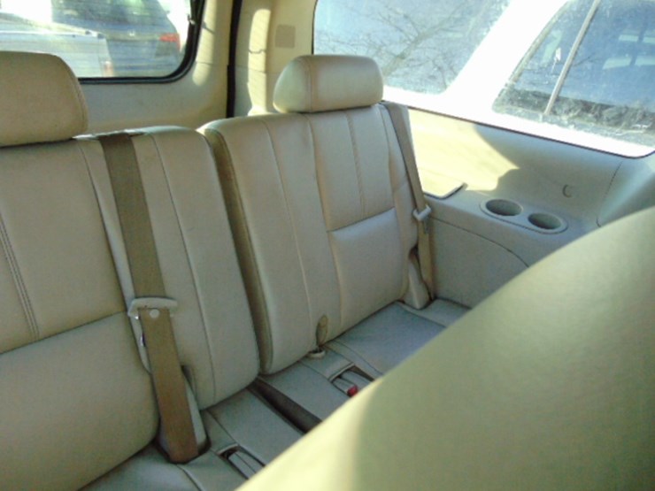 2009-gmc-yukon-xl-image-5