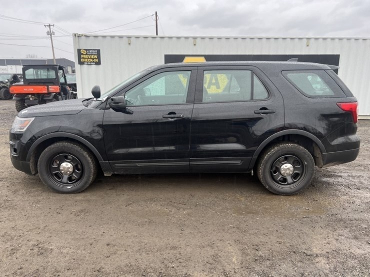 2017-ford-explorer-image-7