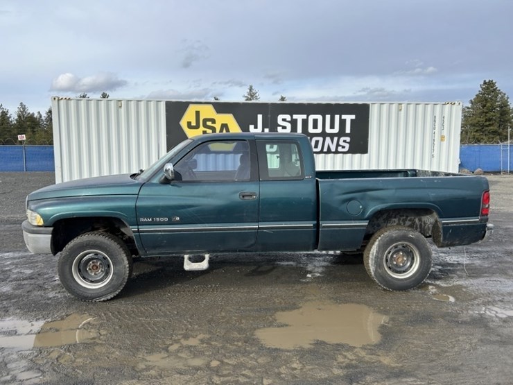 1996-dodge-ram-1500-image-2