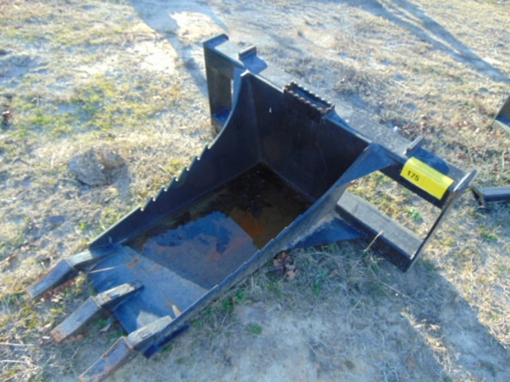skid-steer-stump-bucket-image-1