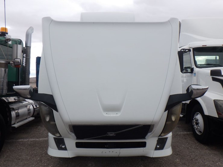 2012-volvo-vnl-300-image-20