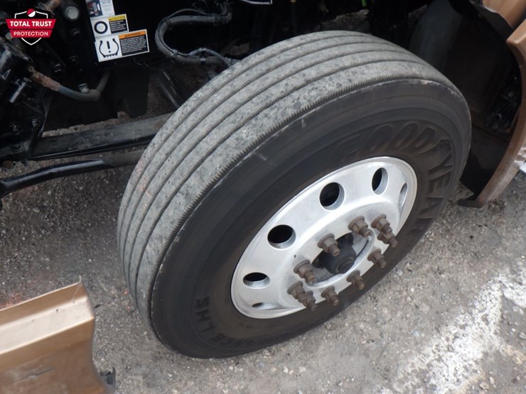 2022-kenworth-t680-image-21