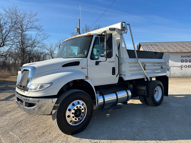 2013-international-durastar-4400-image-2