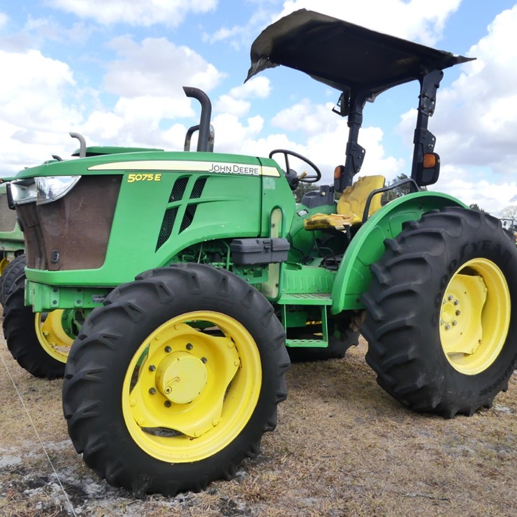 2015 JOHN DEERE 5075E