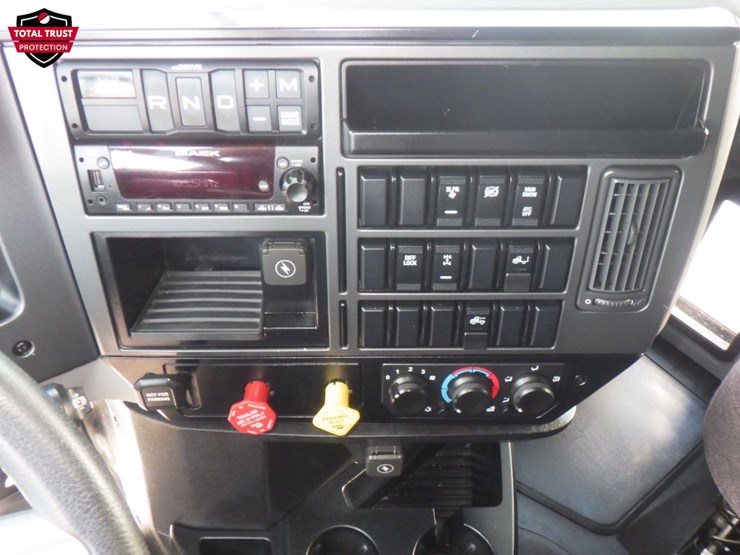 2023-mack-anthem-image-16