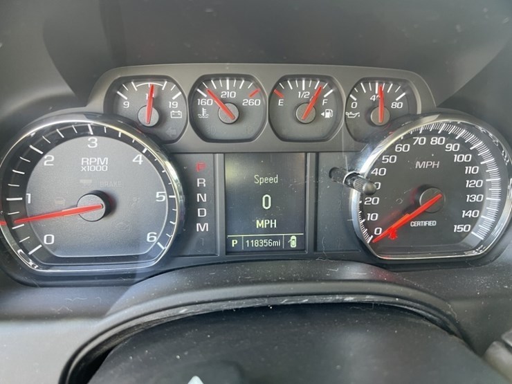 2015-chevrolet-tahoe-image-30