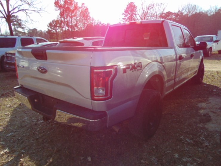 2017-ford-f150-xlt-image-2