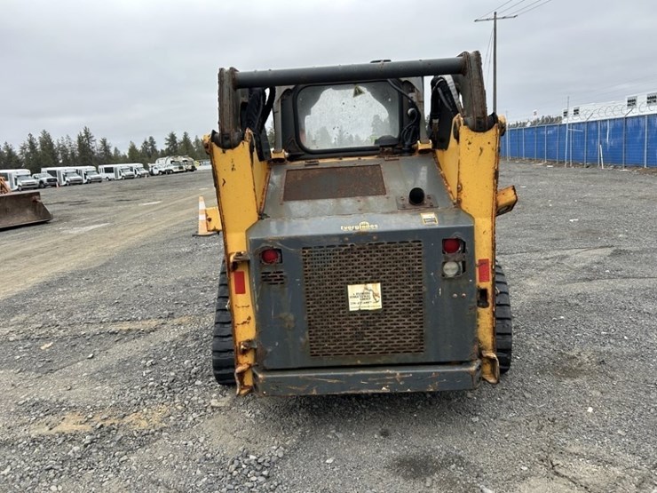 2023-deere-317g-image-4