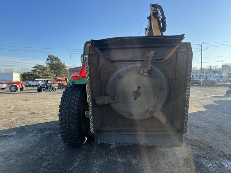 2015-john-deere-6125m-image-5