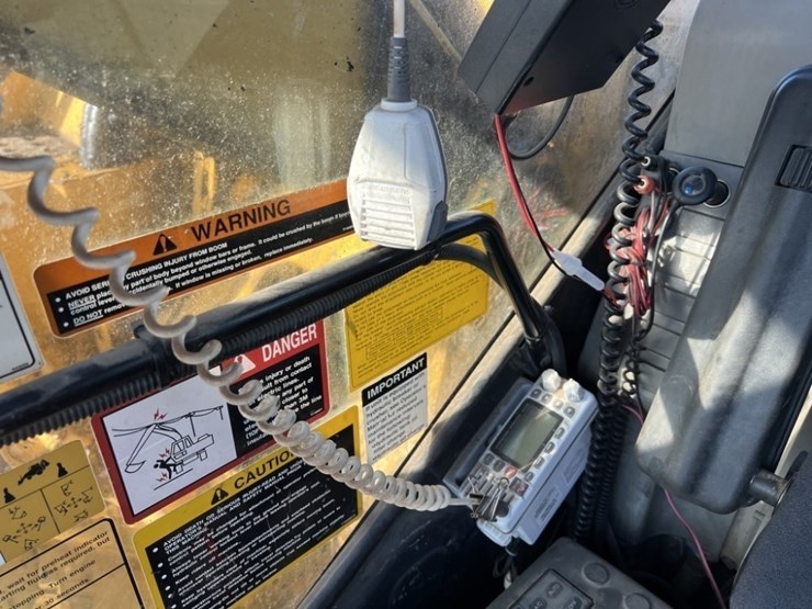 2004-deere-225c-lc-image-36