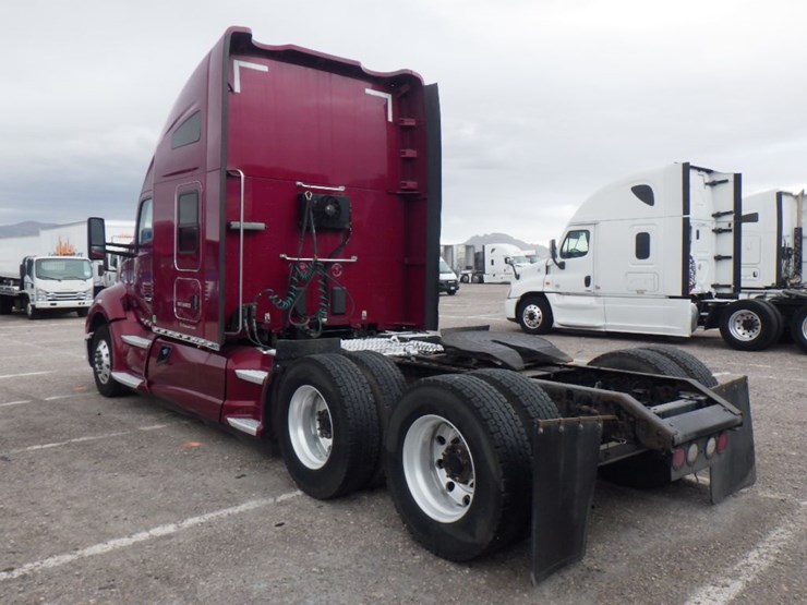 2015-kenworth-t680-image-15