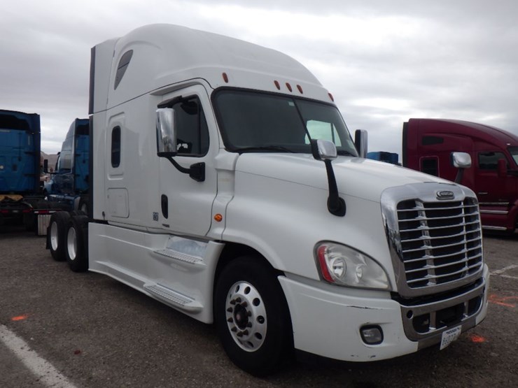 2016-freightliner-cascadia-125-image-3