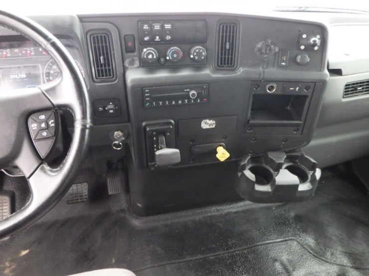 2022-international-mv607-image-19