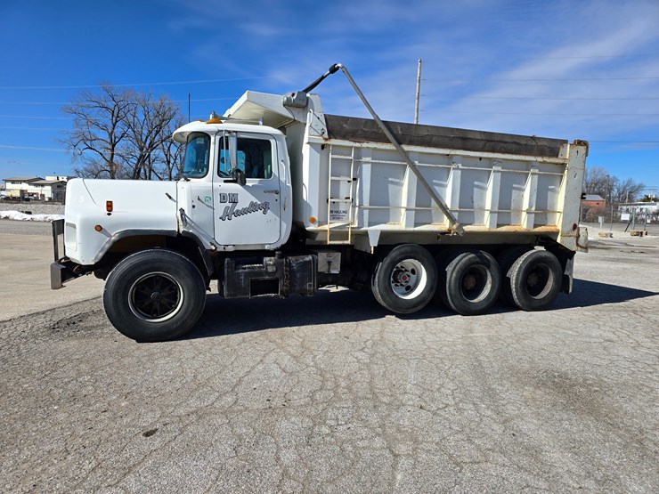 1998-mack-dm600-image-3