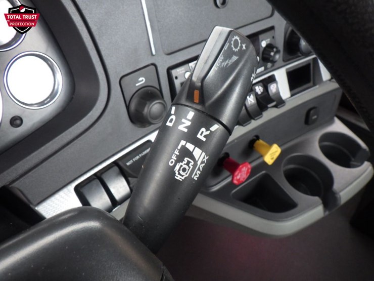 2022-kenworth-t680-image-16