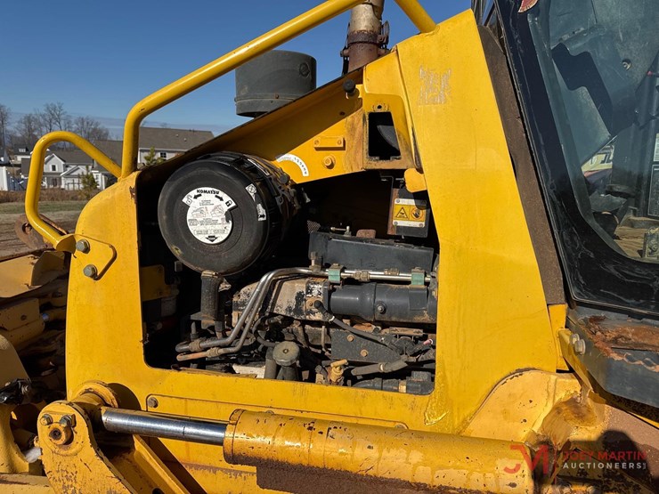 2010-komatsu-d51px-22-image-7