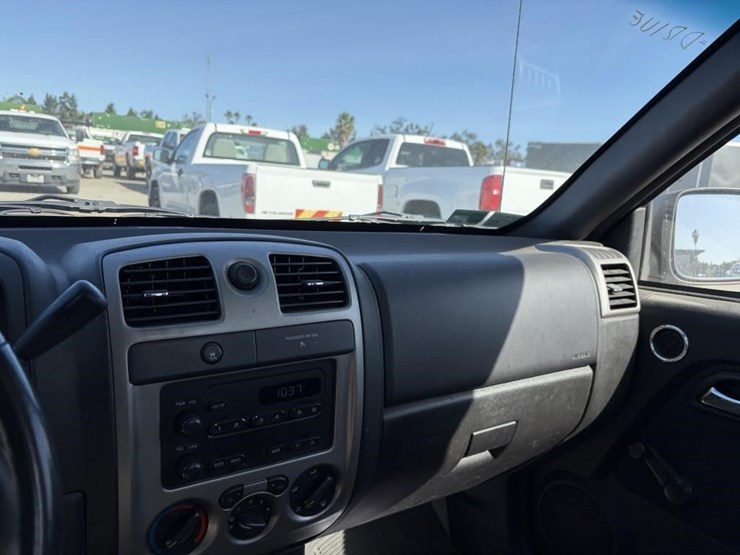 2011-chevrolet-colorado-image-13